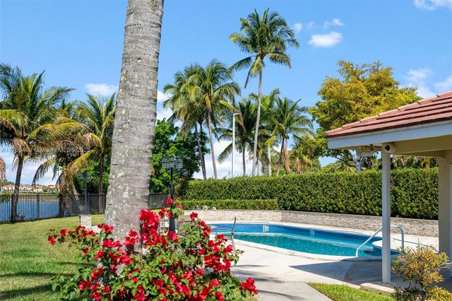 20025 NE 6th Ct Cir, Miami, FL 33179