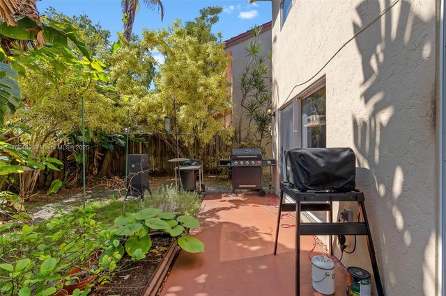 20025 NE 6th Ct Cir, Miami, FL 33179