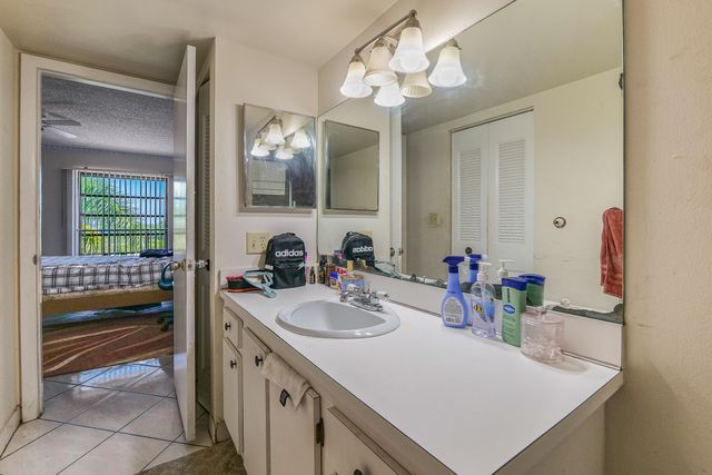 5570 NW 44TH Street 509A, Lauderhill, FL 33319