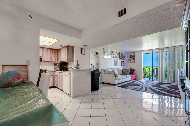 5570 NW 44TH Street 509A, Lauderhill, FL 33319