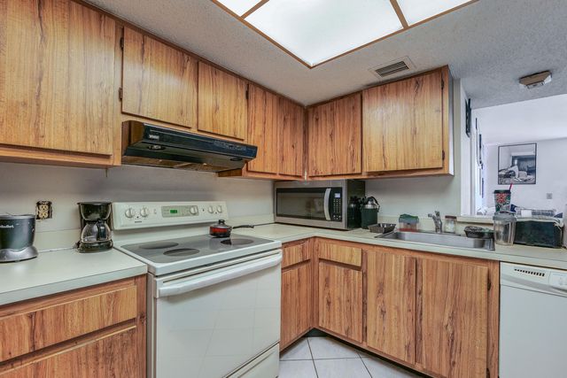 5570 NW 44TH Street 509A, Lauderhill, FL 33319