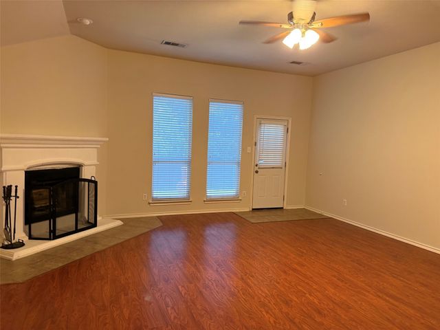 5827 Silver Sage Lane, Grand Prairie, TX 75052