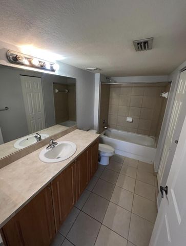 6769 Heritage Grande 2103, Boynton Beach, FL 33437