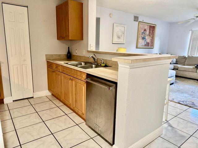 6769 Heritage Grande 2103, Boynton Beach, FL 33437