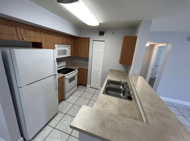 6769 Heritage Grande 2103, Boynton Beach, FL 33437