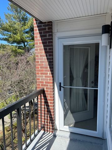 97 Anderer Ln 202, Boston, MA 02132