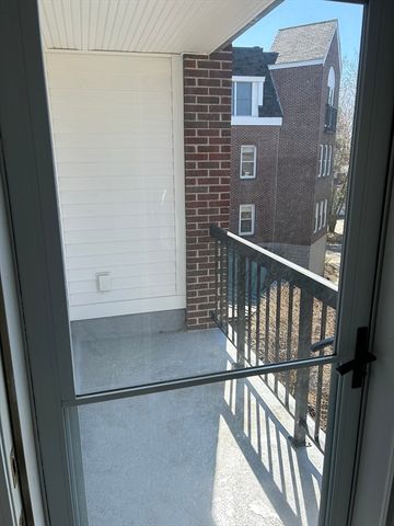 97 Anderer Ln 202, Boston, MA 02132