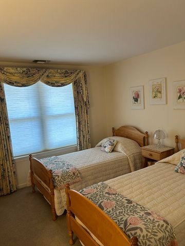 97 Anderer Ln 202, Boston, MA 02132