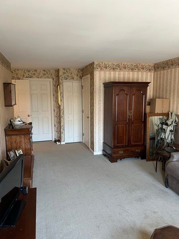 97 Anderer Ln 202, Boston, MA 02132