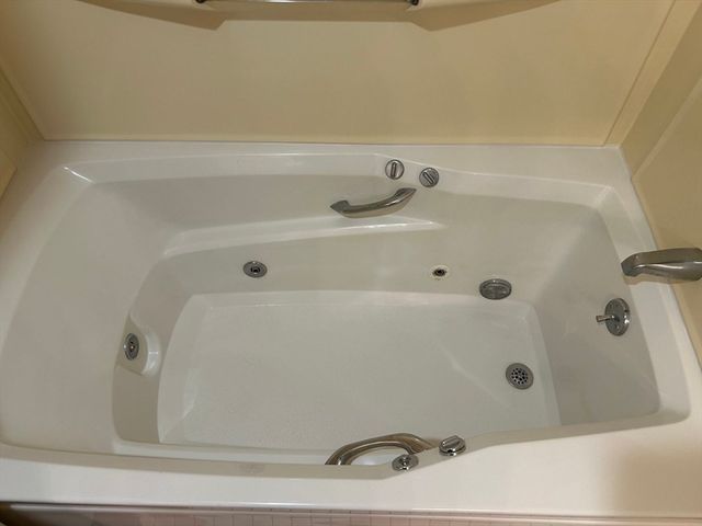 97 Anderer Ln 202, Boston, MA 02132