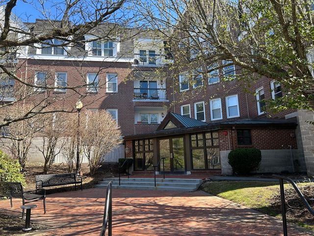 97 Anderer Ln 202, Boston, MA 02132