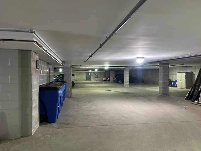 97 Anderer Ln 202, Boston, MA 02132