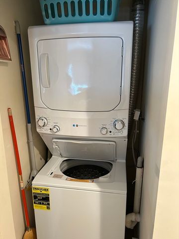 97 Anderer Ln 202, Boston, MA 02132