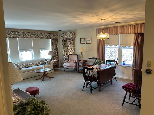 97 Anderer Ln 202, Boston, MA 02132