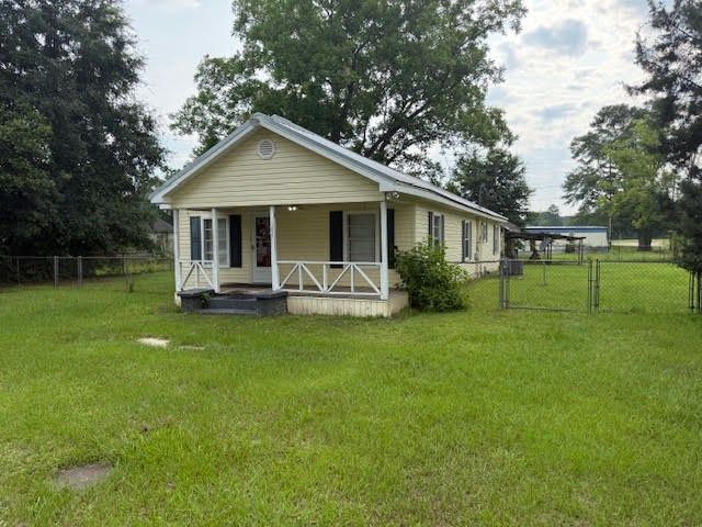 105 N Pleasant Street, Geneva, AL 36340