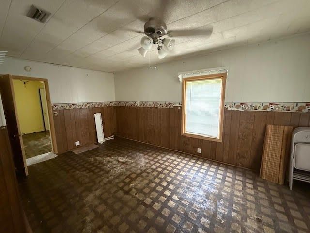 105 N Pleasant Street, Geneva, AL 36340