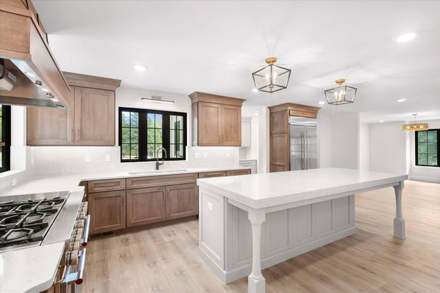 2675 W MILL CREEK CT, Columbia, MO 65203