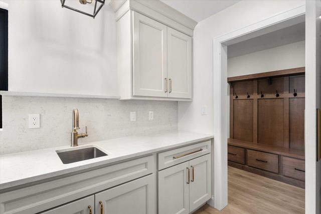 2675 W MILL CREEK CT, Columbia, MO 65203