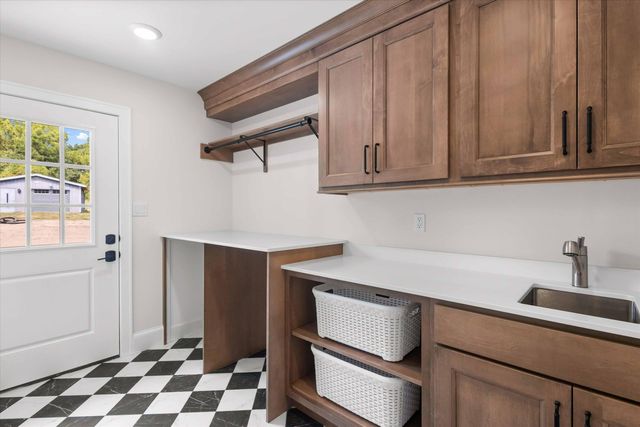 2675 W MILL CREEK CT, Columbia, MO 65203
