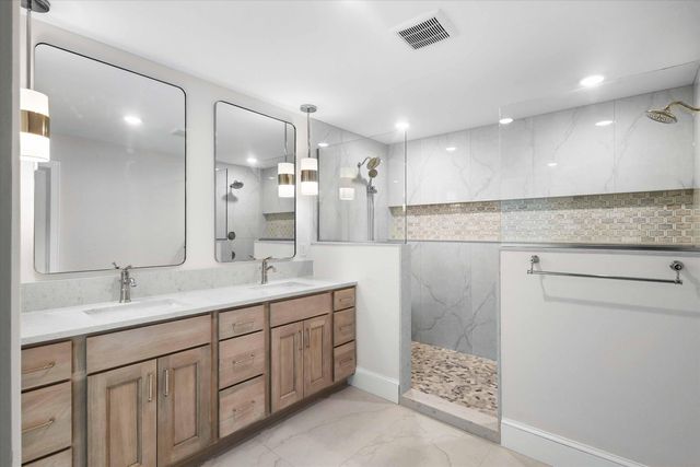 2675 W MILL CREEK CT, Columbia, MO 65203