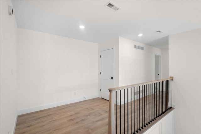2675 W MILL CREEK CT, Columbia, MO 65203