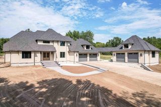 2675 W MILL CREEK CT, Columbia, MO 65203