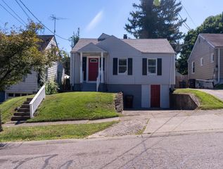 1869 Ashbrook Drive, Cincinnati, OH 45238