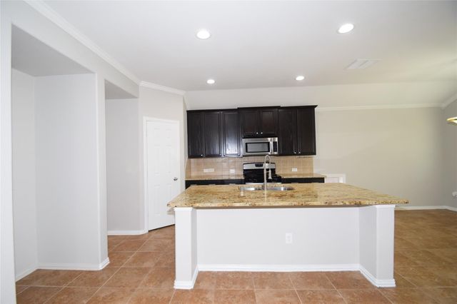 222 Golden Grain Drive, Rosenberg, TX 77469