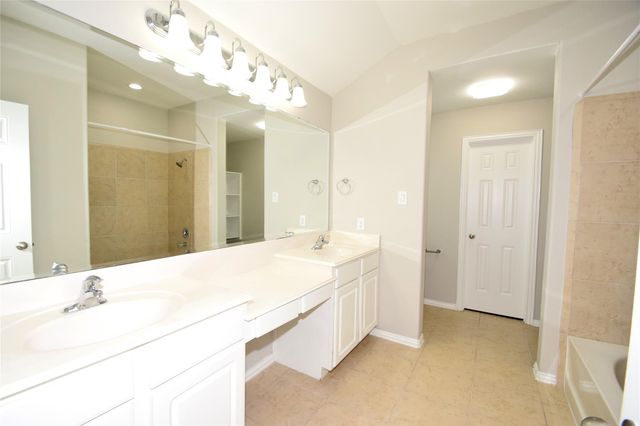 222 Golden Grain Drive, Rosenberg, TX 77469