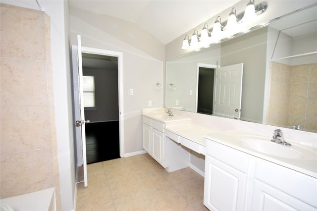 222 Golden Grain Drive, Rosenberg, TX 77469