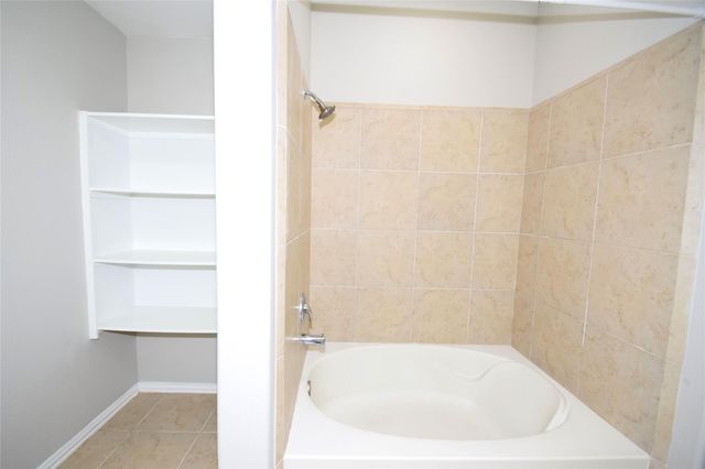 222 Golden Grain Drive, Rosenberg, TX 77469