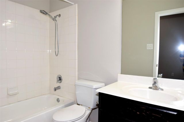 222 Golden Grain Drive, Rosenberg, TX 77469