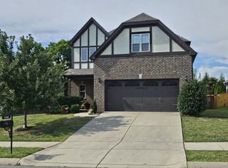1360 Coates Ln, Gallatin, TN 37066