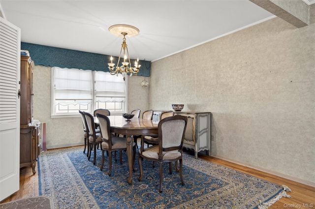 100 Birch Hill Drive, Albertson, NY 11576