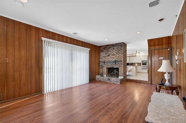 100 Birch Hill Drive, Albertson, NY 11576