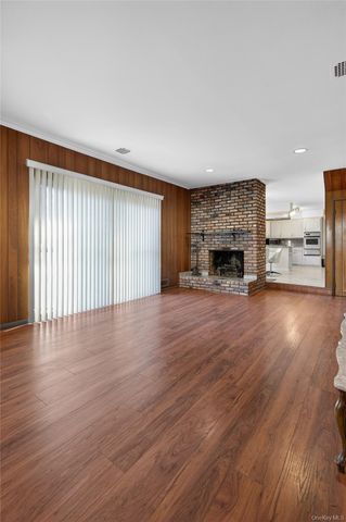 100 Birch Hill Drive, Albertson, NY 11576