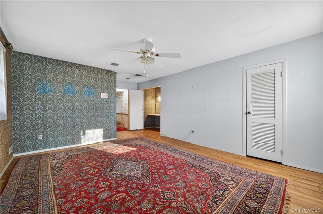 100 Birch Hill Drive, Albertson, NY 11576