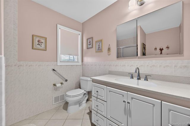 100 Birch Hill Drive, Albertson, NY 11576