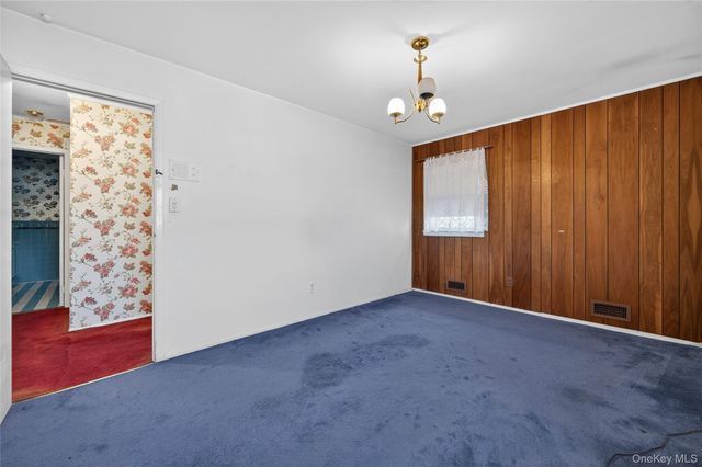 100 Birch Hill Drive, Albertson, NY 11576