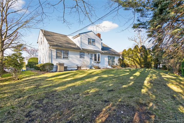 100 Birch Hill Drive, Albertson, NY 11576