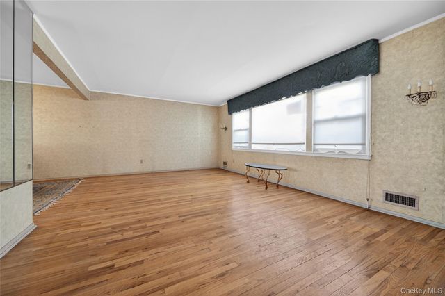 100 Birch Hill Drive, Albertson, NY 11576