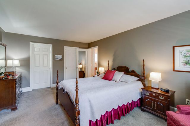 54 DEER FORD DR, Lancaster, PA 17601