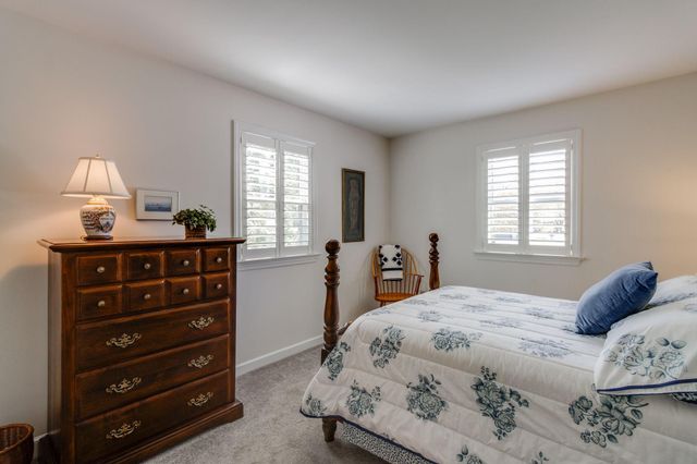 54 DEER FORD DR, Lancaster, PA 17601