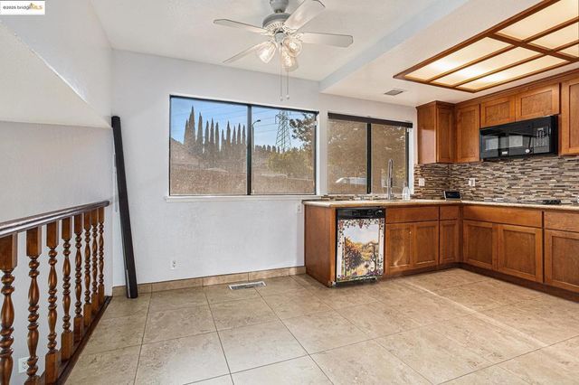 1718 Yellowstone Dr, Antioch, CA 94509