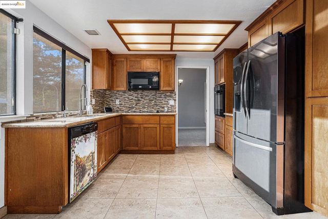 1718 Yellowstone Dr, Antioch, CA 94509