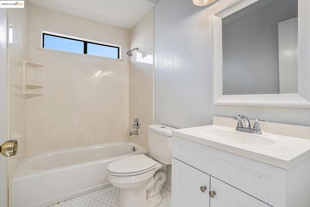 1718 Yellowstone Dr, Antioch, CA 94509