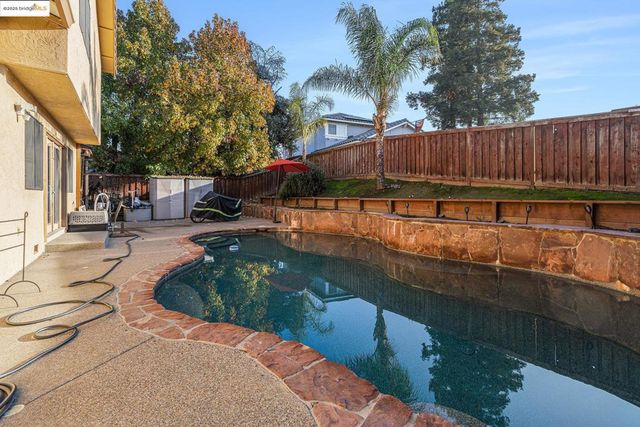 1718 Yellowstone Dr, Antioch, CA 94509