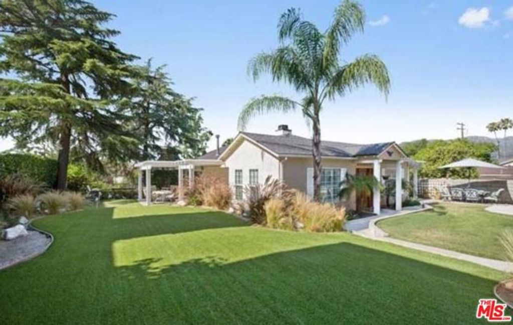 2340 Caldero, Montrose, CA 91020