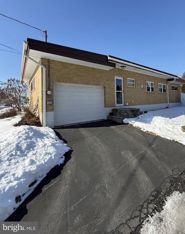 209 PERSHING AVE, Lebanon, PA 17042