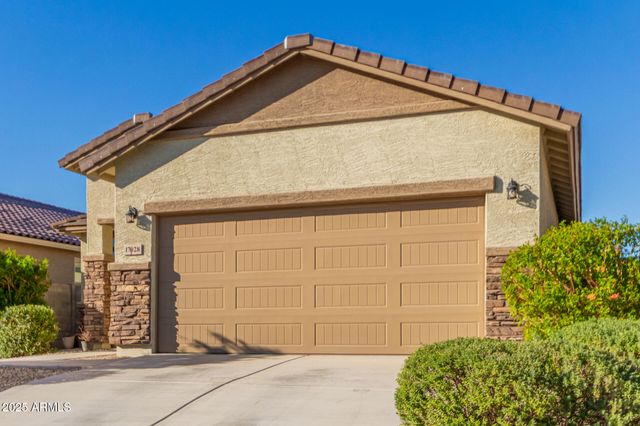 17028 W DIANA Avenue, Waddell, AZ 85355